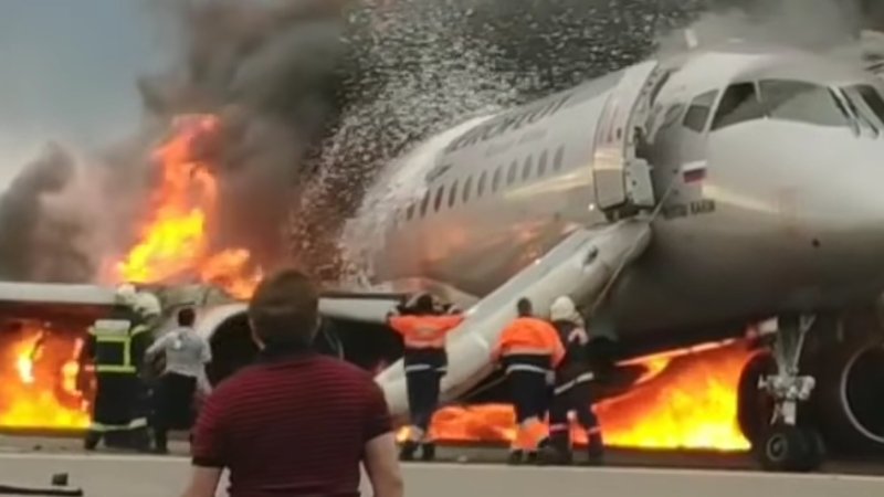 Пожар в самолете