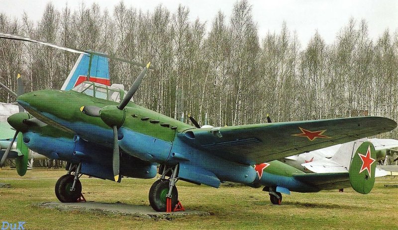 Самолет пе-2