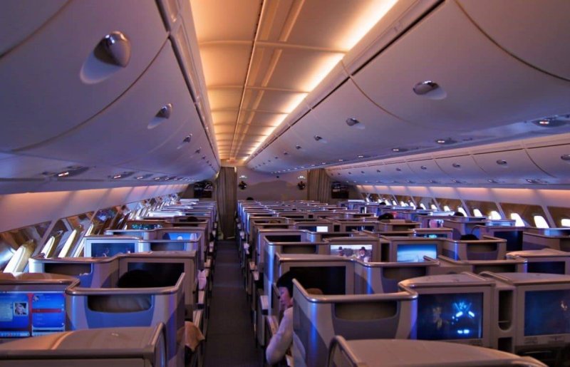 Самолёт Airbus a380 салон