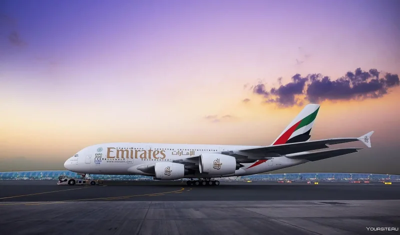 Самолёт Airbus a380 Emirates