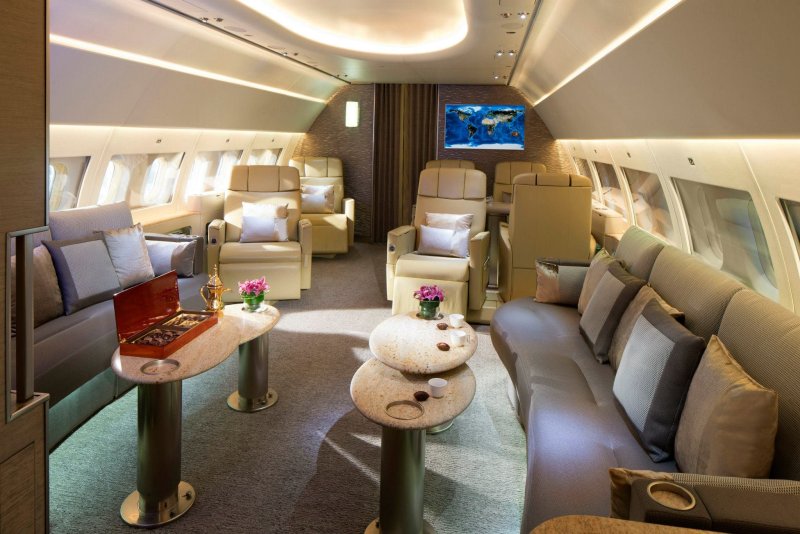 Самолет Emirates a380 салон