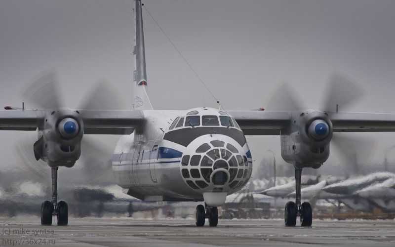 Antonov an-30