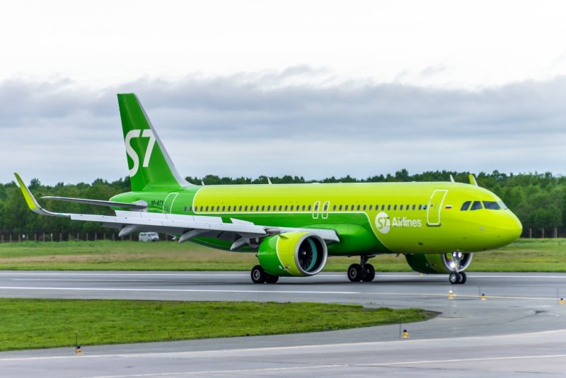 S7 Airlines s7-1211