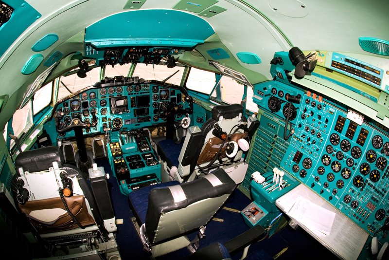 Ту-154м кабина пилотов
