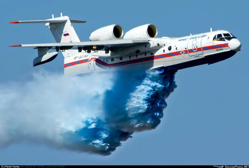 Самолет для тушения пожаров бе-200