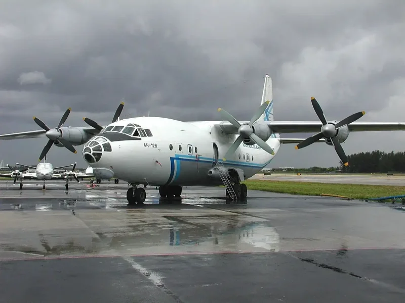 Antonov an-12b