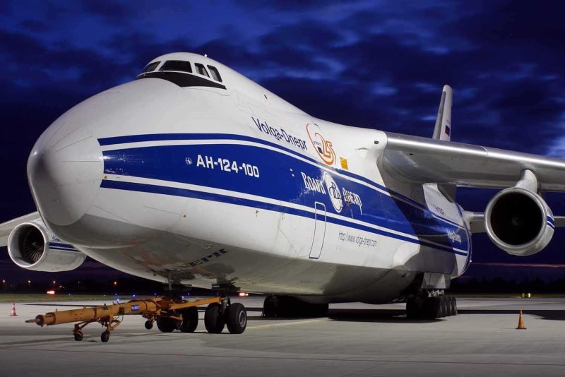 Грузовой самолёт АН-124