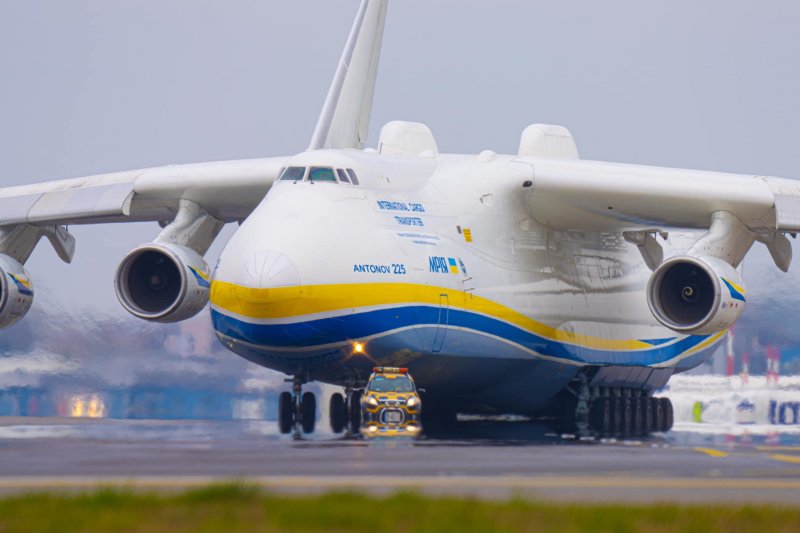 Самолет Мрия АН-225