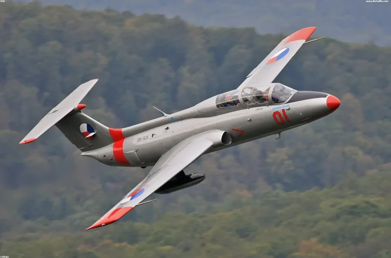 Aero l-29 Delfin