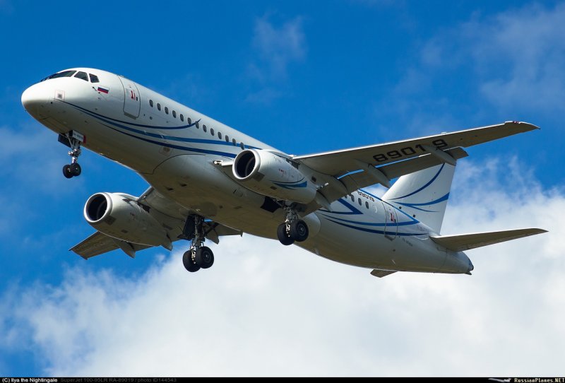 Суперджет 100. Суперджет Газпромавиа. Superjet 100 Газпромавиа. Sukhoi Superjet 100-95lr. Сухой Джет 100 95.