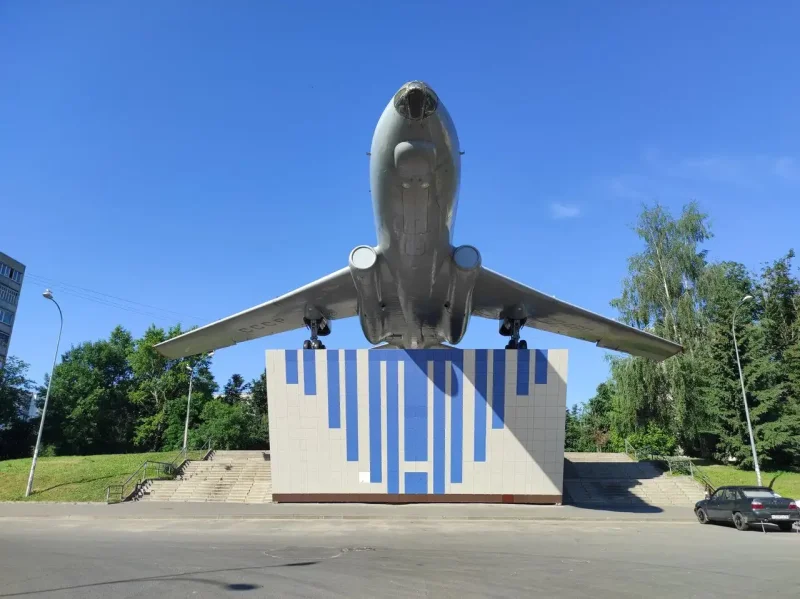 Рыбинск самолет памятник