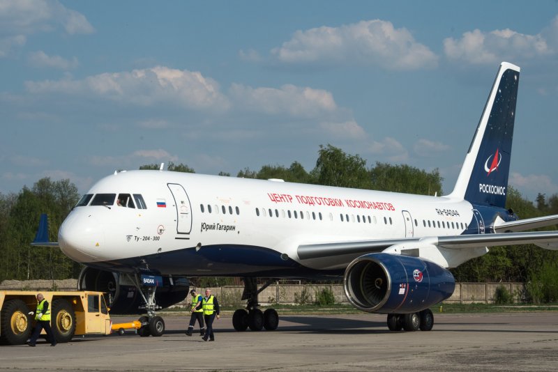 Ту-204 пассажирский самолёт