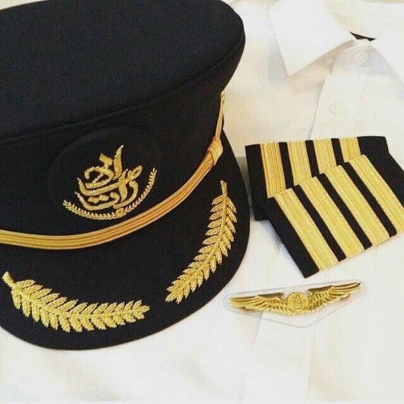 Форма пилота гражданской авиации Emirates