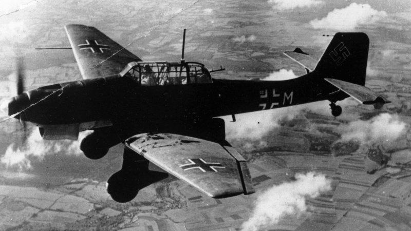 Война 1941-1945 немецкие самолеты бомбят