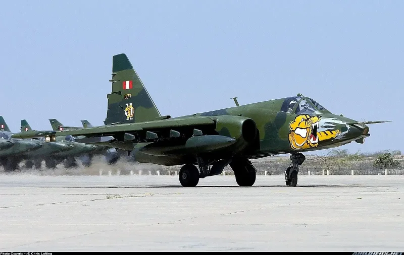 Су-25 реактивный самолёт