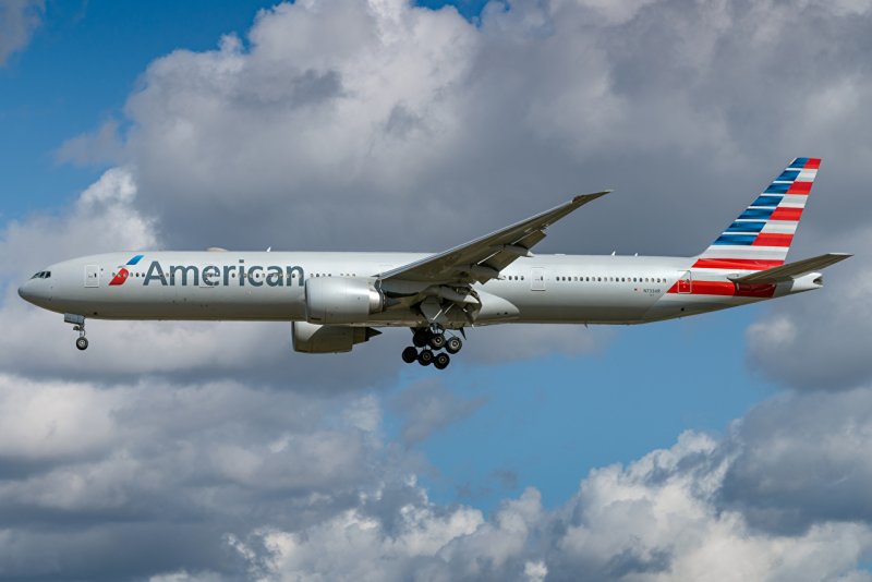 American Airlines Боинг 777-300