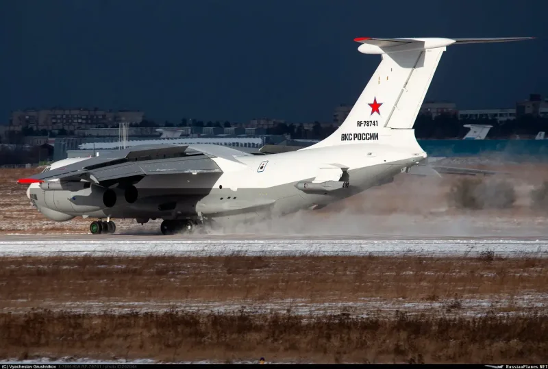 Самолет-заправщик ил-78м-90а