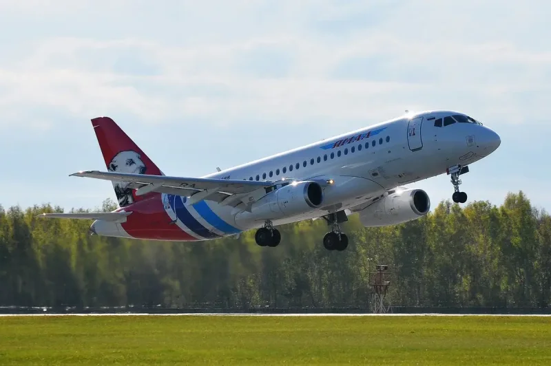 Sukhoi Superjet Ямал