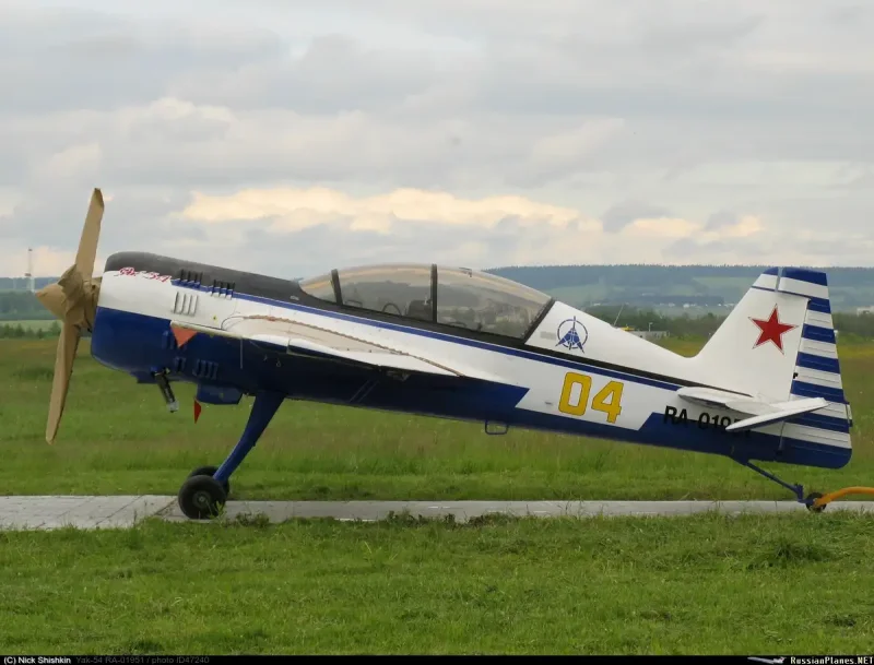 Як-54 в ангаре