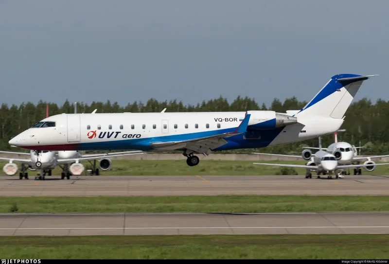 Bombardier crj200 салон