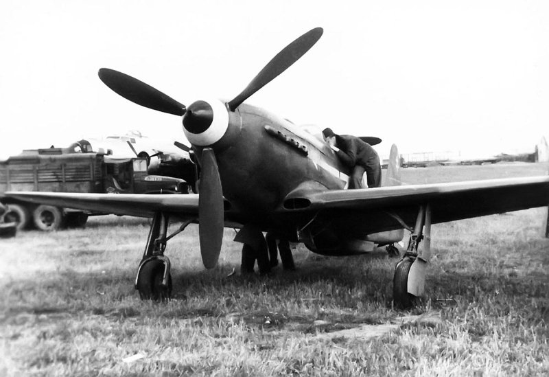 Як 9 самолет второй мировой войны