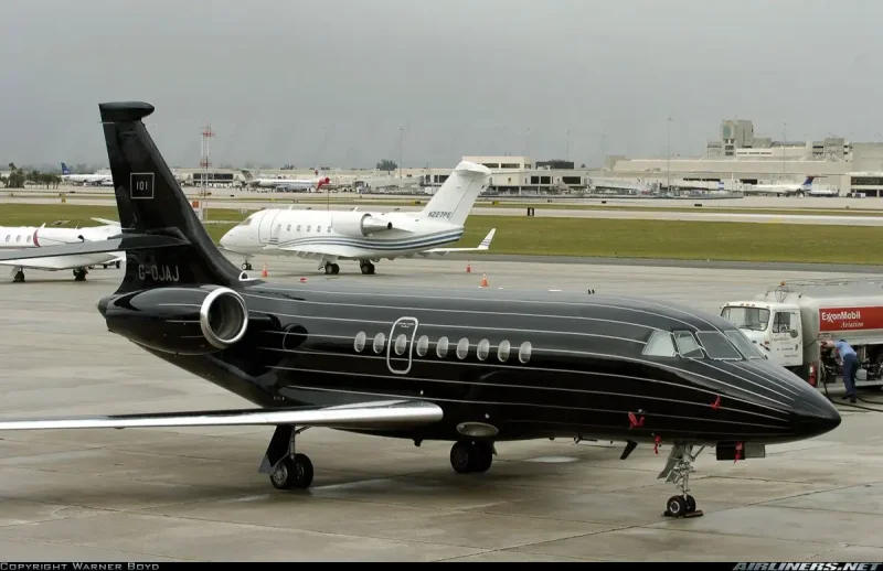 Dassault Falcon самолет