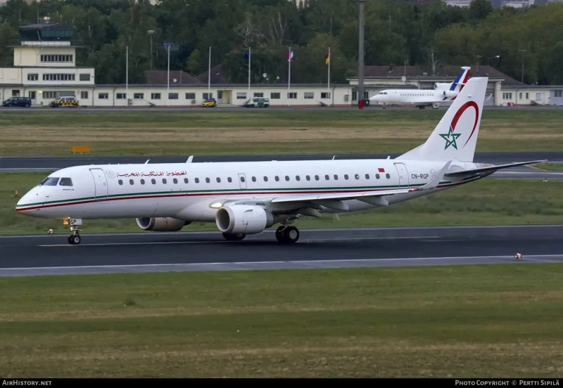 Самолет Embraer EMB 190 EMB 195