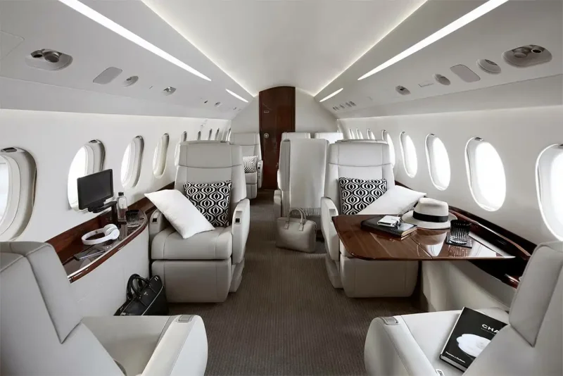 Falcon 2000s Interior