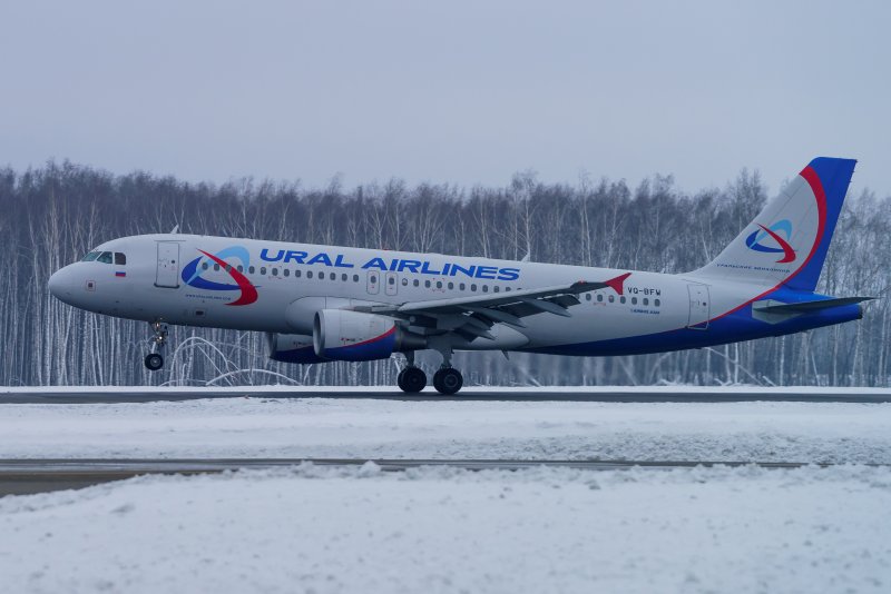 Самолёт Airbus a320 Уральские авиалинии