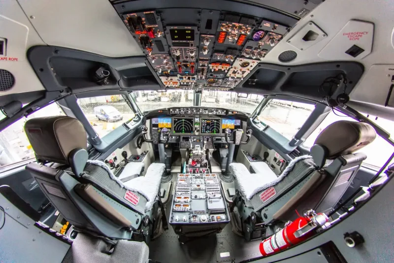 Кабина пилотов Боинг 737 Max