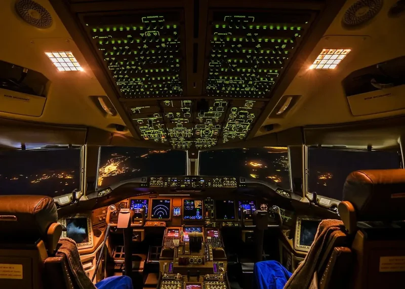 Боинг 777 кабина
