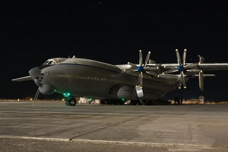 АН-22 военно-транспортный самолёт