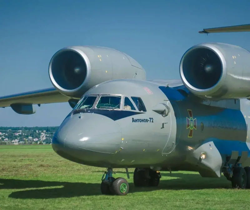 АН-72 военно-транспортный самолёт