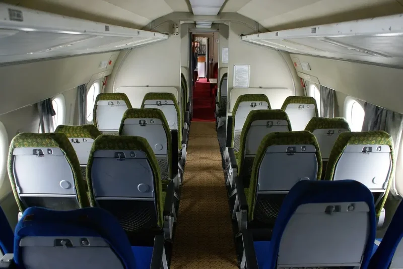 Ту-134 пассажирский самолёт салон