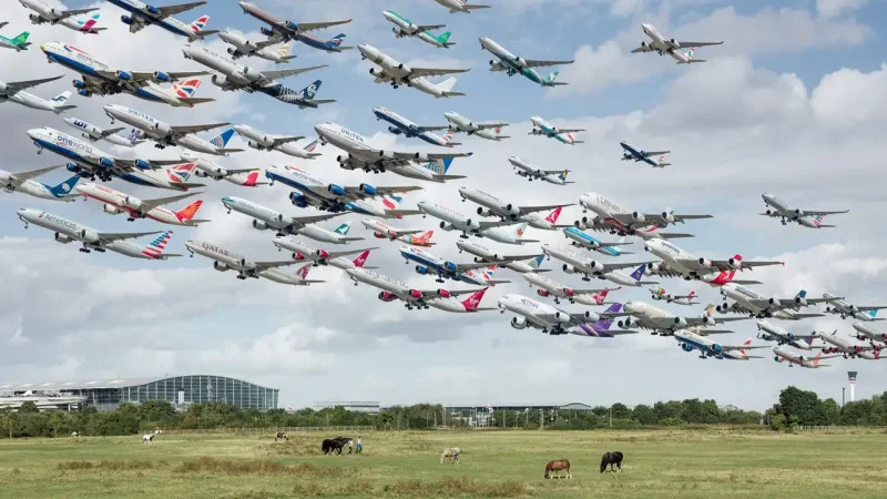 Много взлетающих самолетов