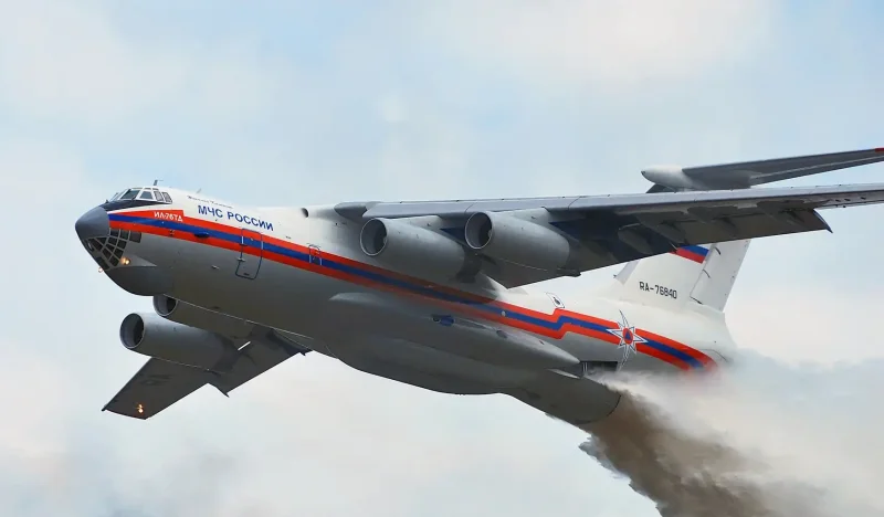 Пожарный самолет ил-76