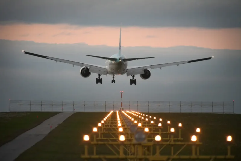 Самолет посадка Боинг 747