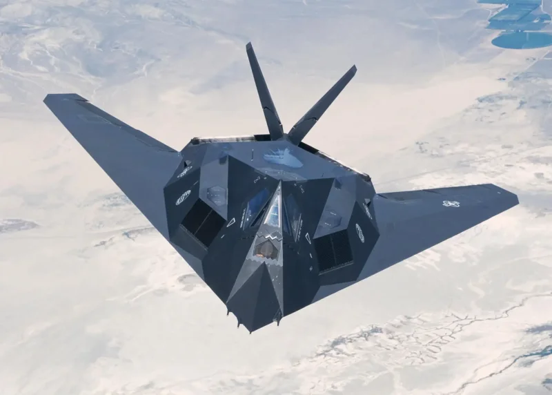 Лего самолет Lockheed f-117 Nighthawk