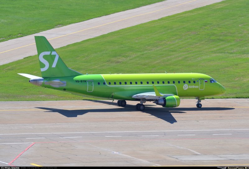 S7 Airlines s7 1026 Embraer 170