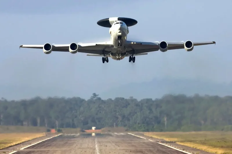 Самолёт Boeing e-3f Sentry.