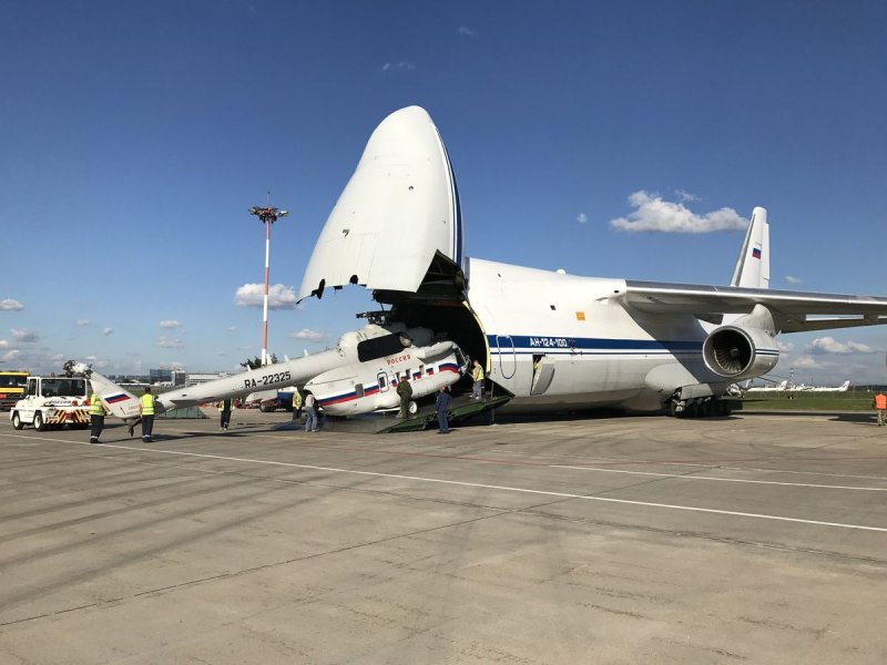 Самолет Руслан АН 124