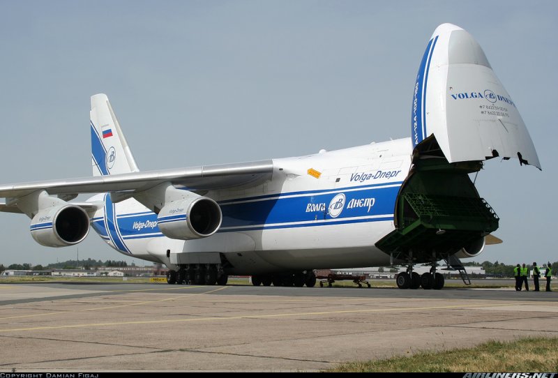 АН-124 транспортный самолёт