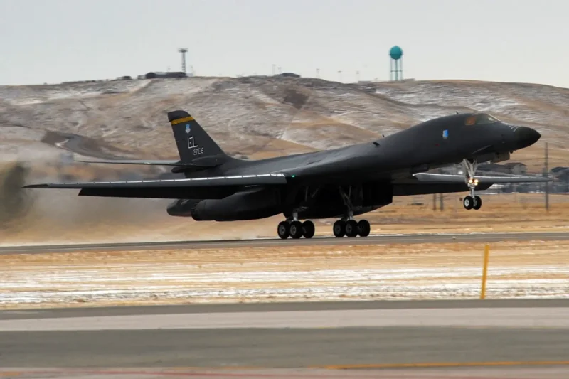 AGM-69 И B-1b Lancer