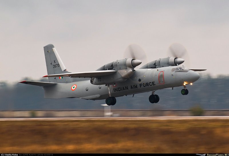 АН-40 военно-транспортный самолёт
