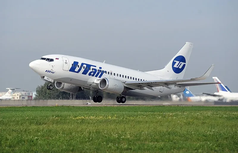 UTAIR B 762 ai MFS