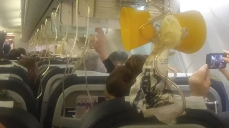 Боинг 737 кислородные маски