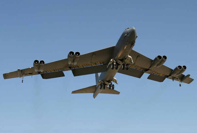 B 52 бомбардировщик