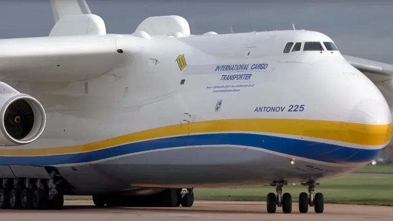 Самолет Мрия АН-225 пассажирский