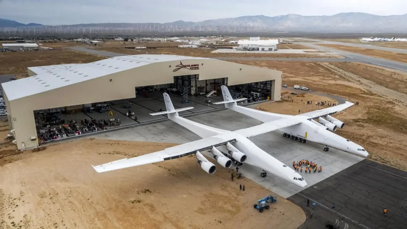 Самый большой самолет в мире Stratolaunch