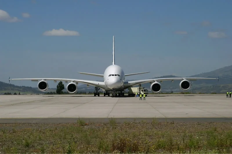 Самый большой самолет в мире а380